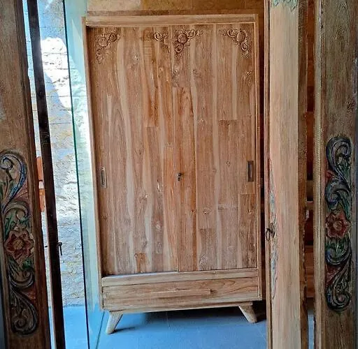 Cheerful 1 Bedroom Private House With Pool In Apartment *